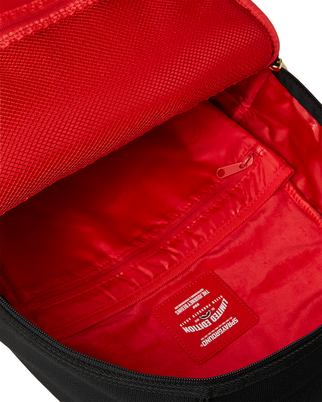 SHARK CENTRAL KNIT BACKPACK