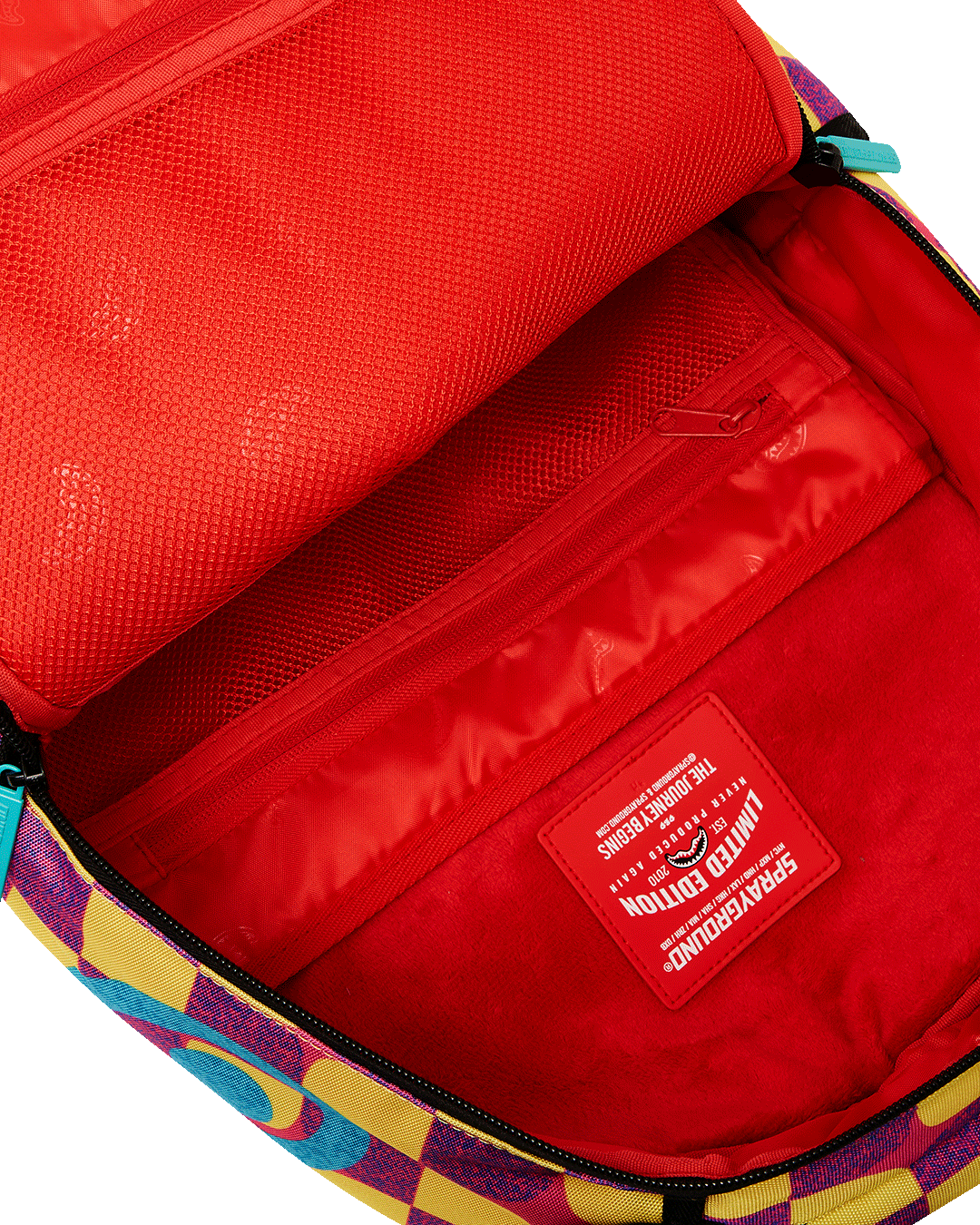 PEANUTS SHARK MOUTH CHILL DLXR BACKPACK