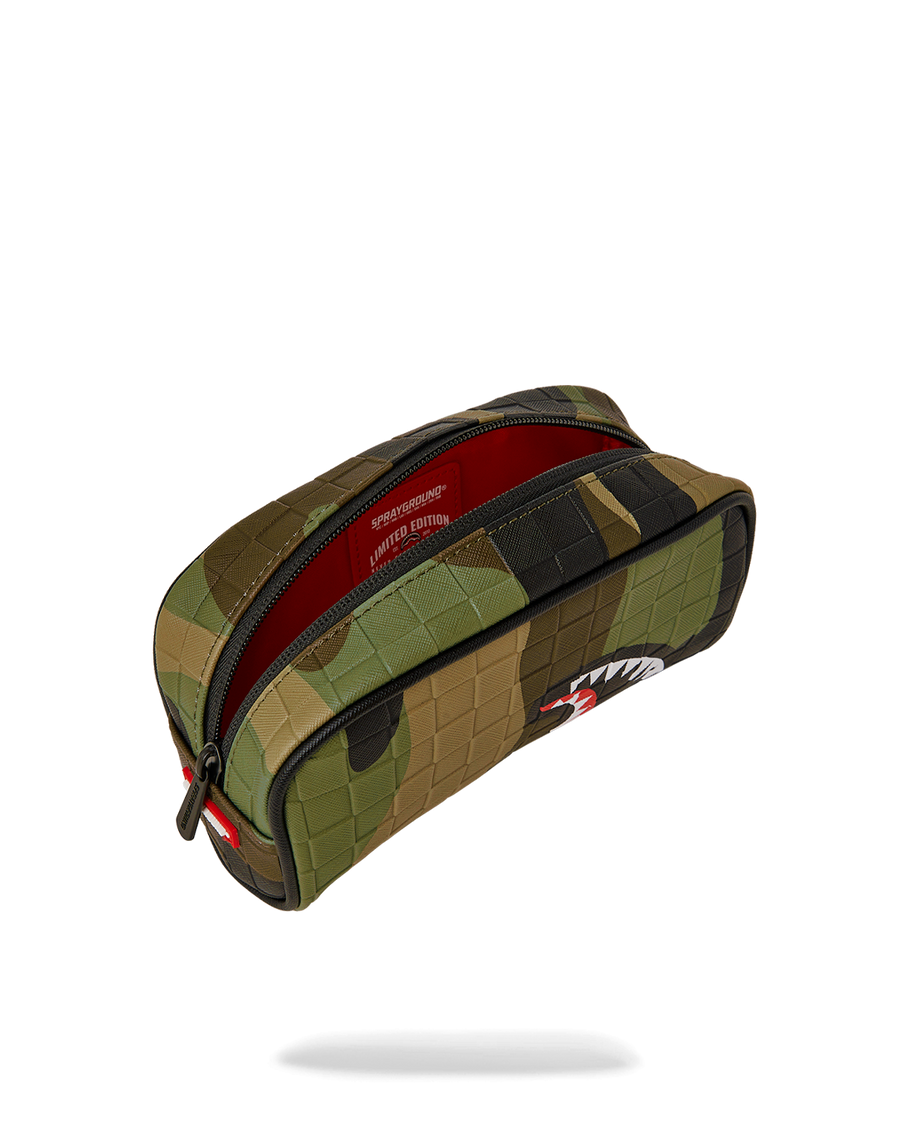 WOODLAND CAMO CHECK POUCH